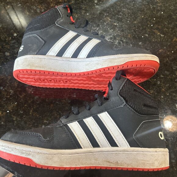 Adidas Unisex Hoops 2.0 Boys Size 5 Mid Black white red High Top Shoes Sneakers - Picture 4 of 8